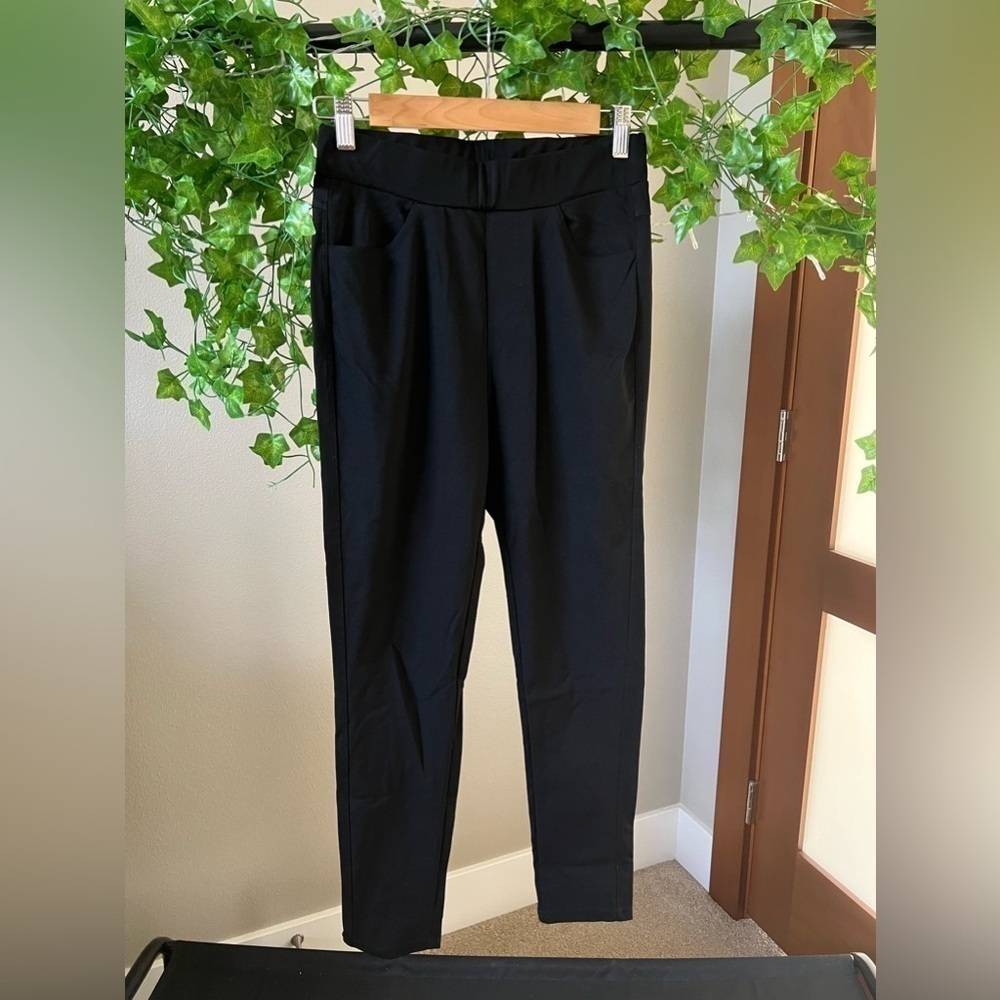Black high rise stretchy jegging pant size medium TAGOO